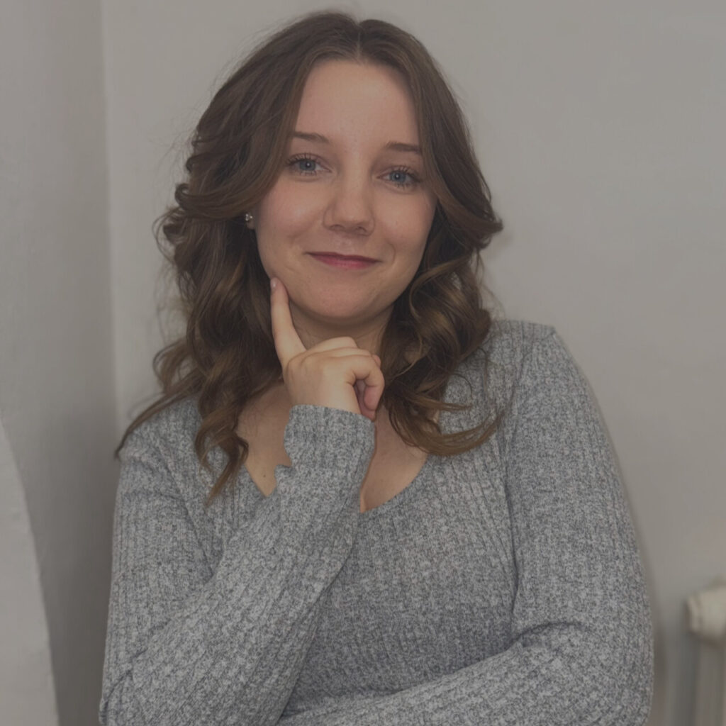 julia_janik_legal_up